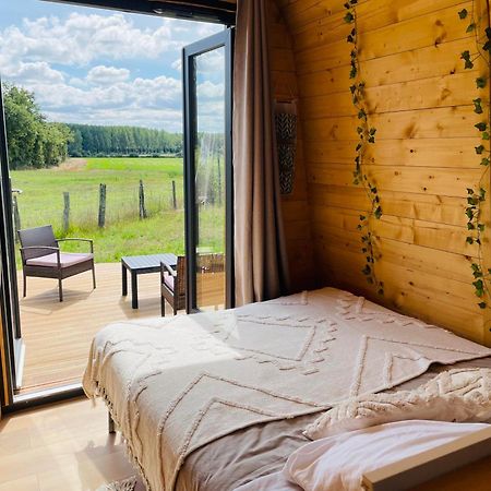 Logement Insolite : La Ruche Verte Monts-sur-Guesnes Bagian luar foto