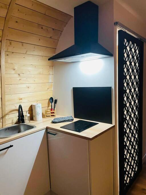 Logement Insolite : La Ruche Verte Monts-sur-Guesnes Bagian luar foto