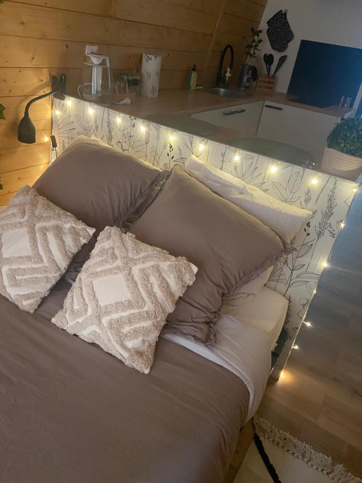 Logement Insolite : La Ruche Verte Monts-sur-Guesnes Bagian luar foto