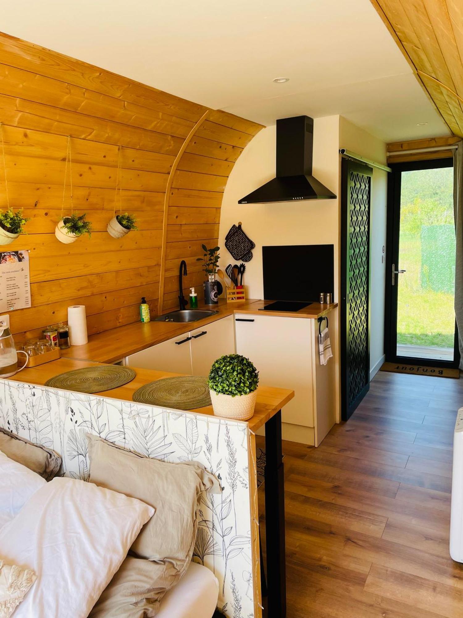 Logement Insolite : La Ruche Verte Monts-sur-Guesnes Bagian luar foto