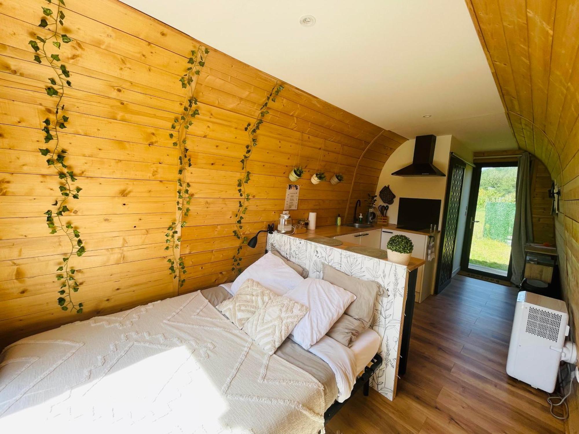Logement Insolite : La Ruche Verte Monts-sur-Guesnes Bagian luar foto