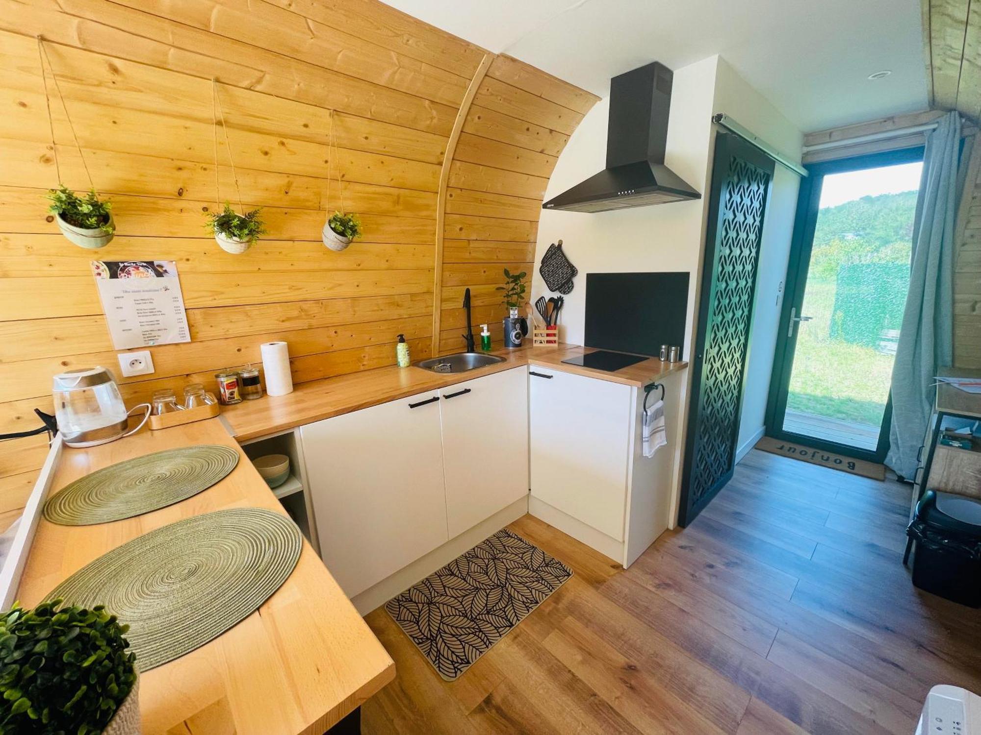 Logement Insolite : La Ruche Verte Monts-sur-Guesnes Bagian luar foto