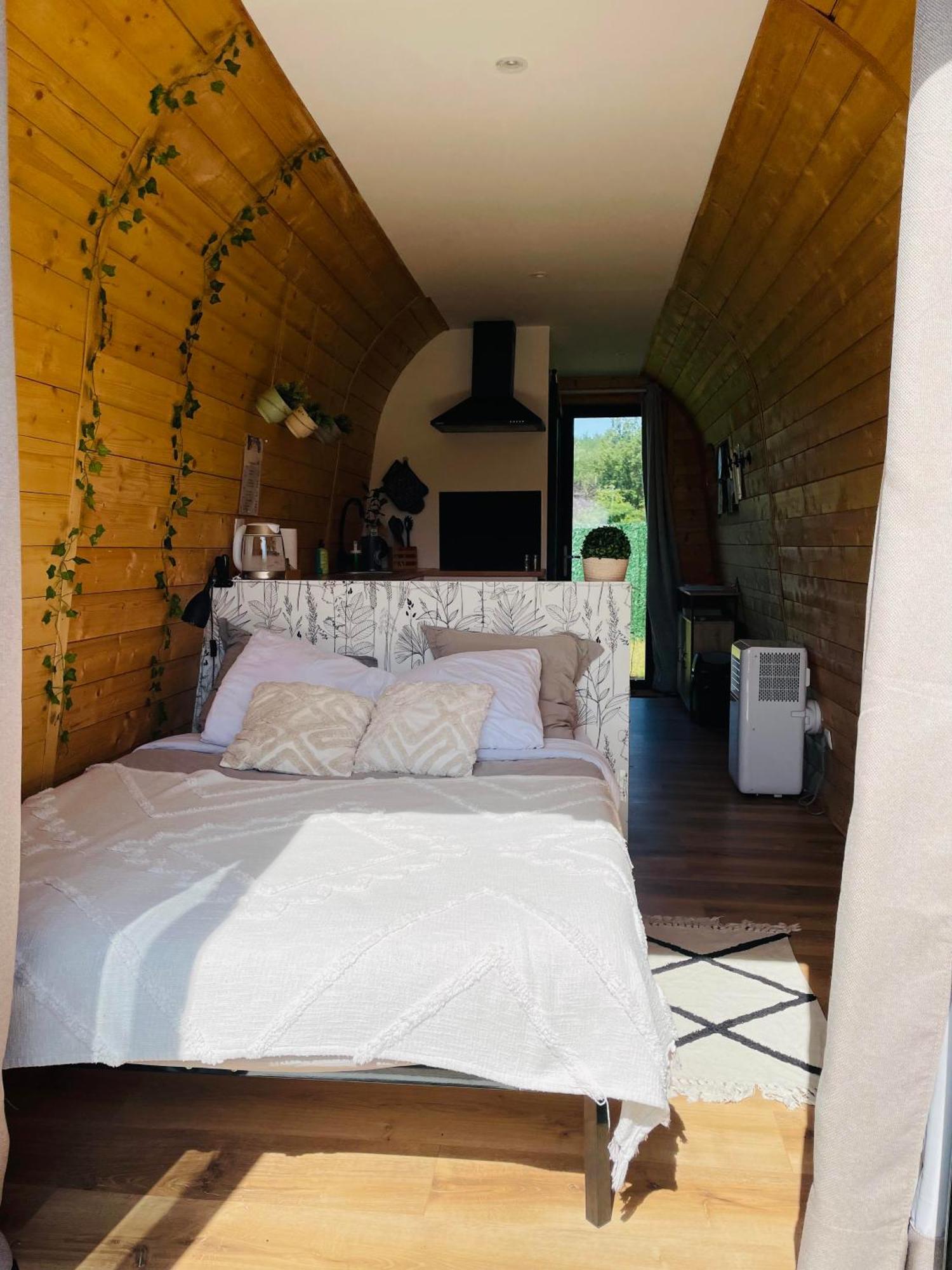Logement Insolite : La Ruche Verte Monts-sur-Guesnes Bagian luar foto