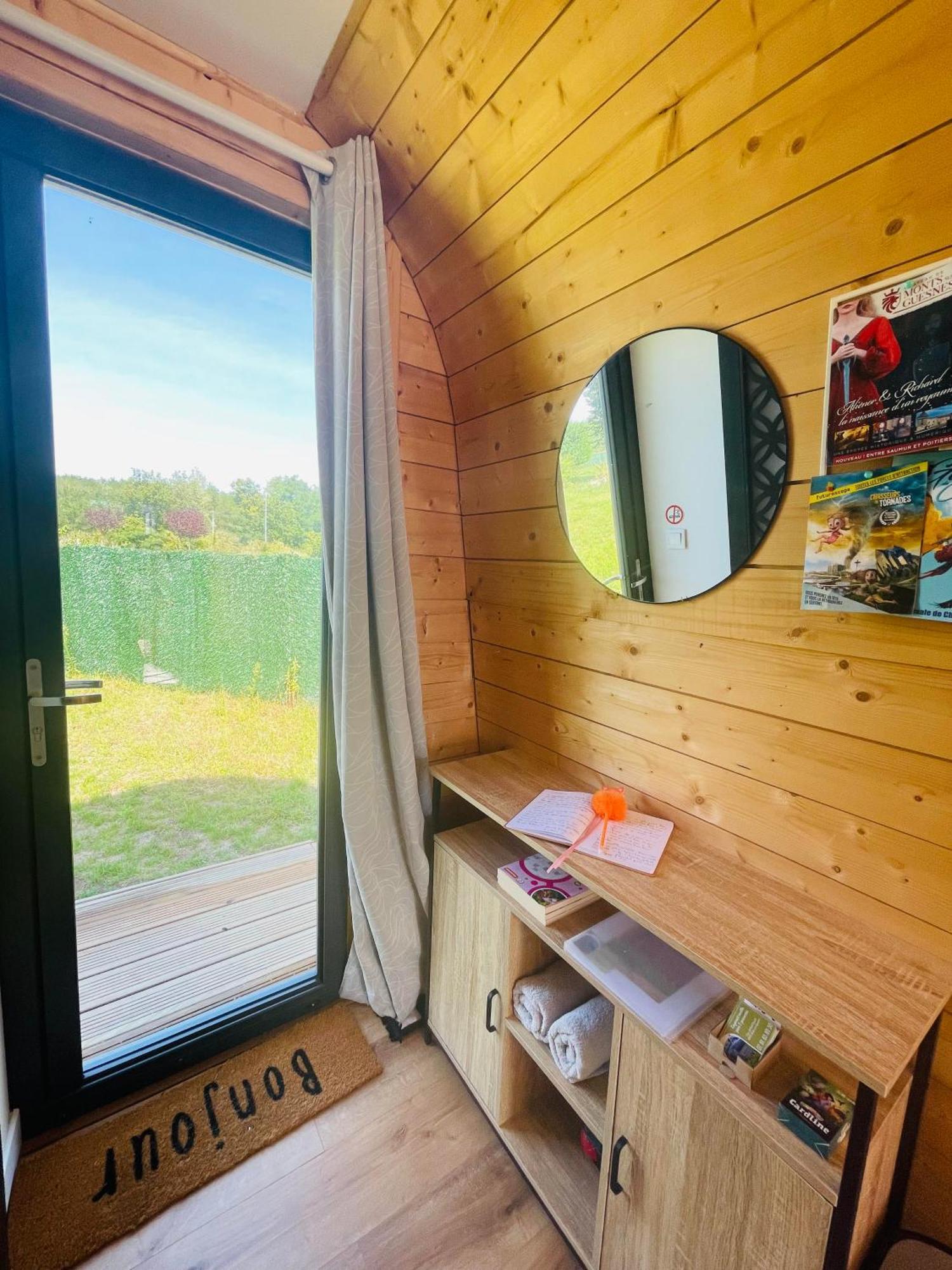 Logement Insolite : La Ruche Verte Monts-sur-Guesnes Bagian luar foto